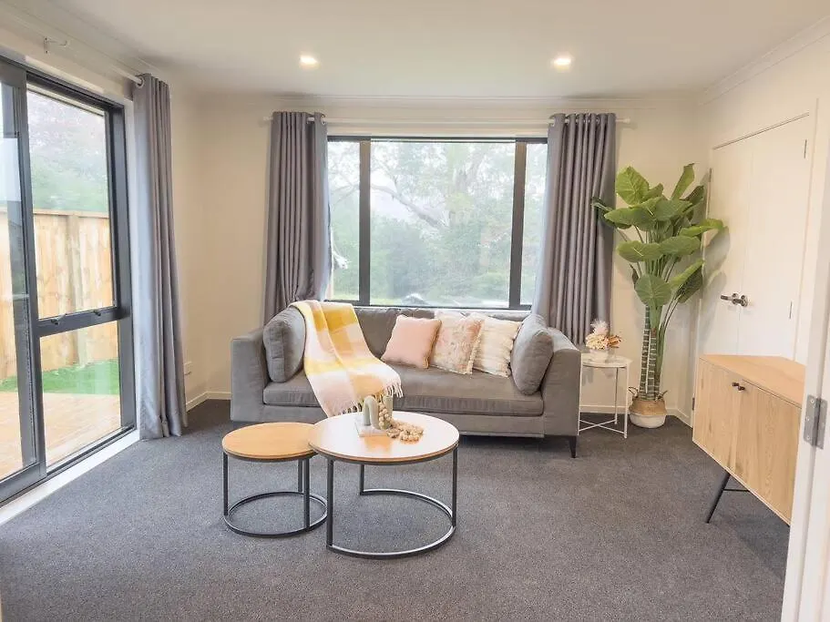 Rotorua Sunshine Brand New 4 Bedroom House Ferienhaus